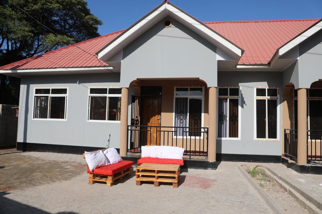 Pearl Lulu Modern Bnb Homestay Daressalam Exterior foto